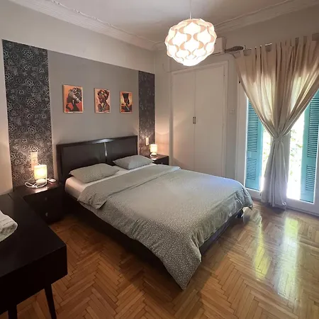 2 Bedrooms Center *