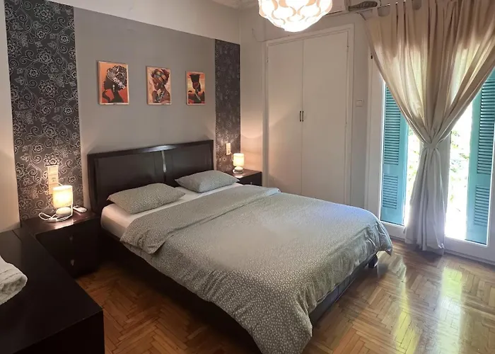 2 Bedrooms Center *