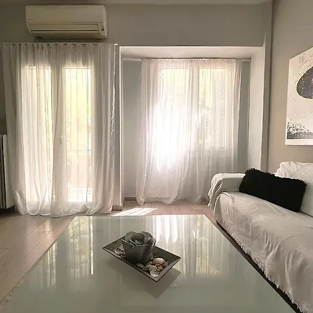 Apartment 2 Bedrooms Center