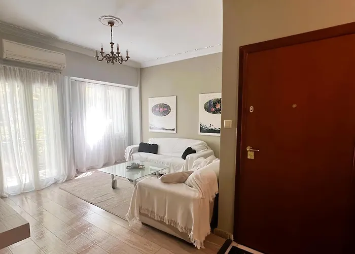 2 Bedrooms Center *